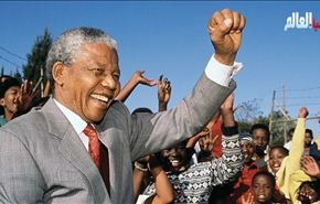 رحيل نيلسون مانديلا عن 95 عاما بعد صراع مع المرض
