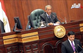 عمرو موسى يدعو للتصويت بنعم على الدستور الجديد وتباين بموقف الاحزاب
