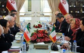ظریف: طهران وروما سترتبطان بعلاقات ریادیة في الاجواء الجدیدة