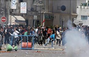 متظاهرون يهاجمون مركزا للشرطة في وسط تونس