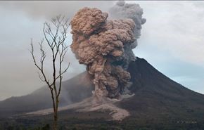 فوران آتشفشان در سوماترای اندونزی + عکس