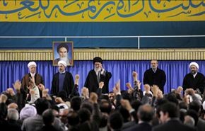 صور/ قائد الثورة يستقبل مسؤولين ايرانيين وضيوف مؤتمر الوحدة الاسلامية