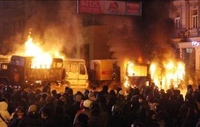 قتلى بمواجهات دامية في اوكرانيا والمعارضة تتوعد بالتصعيد