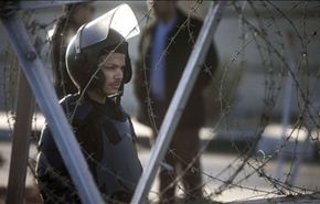 تأجيل محاكمة بديع والشاطر، واتهامات للأمن المصري بتعذيب المعتقلين