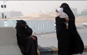 سعودية تحمل شهادة جامعية تتسول في الحرم المكي لتعيل أولادها