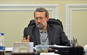 لاریجاني: مجلس الشوری یشرف علی کیفیة تطبیق الاتفاق النووي