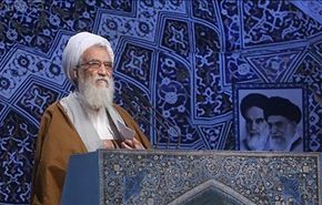 خطيب جمعة طهران: تلويح العدو بالخيار العسكري دليل ضعفه