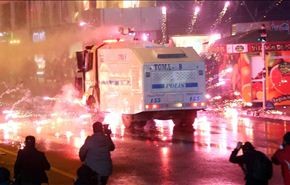 اعتقالات لمحتجين ضد اردوغان تتحول لاشتباكات مع الشرطة