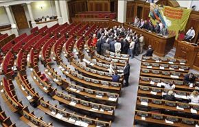 برلمان اوكرانيا يدعو للقتال لتحرير القرم