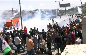 اصابة 20 فلسطينيا باشتباكات مع قوات الاحتلال قرب سجن عوفر