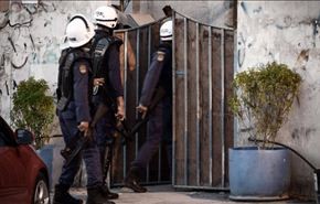 مداهمة عشرات المنازل في عالي بالبحرين واعتقال 12 شابا