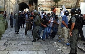 جيش الاحتلال يفرق بالقوة مظاهرة لصحفيين فلسطينيين
