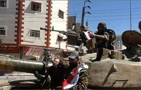 الجيش السوري يصل وسط المليحة وأنباء عن انهيار صفوف المسلحين