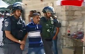 الاف الفلسطينيين يحيون يوم العودة والاحتلال يعتقل عددا منهم