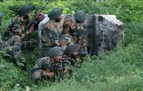 القوات الباكستانية والهندية تتبادلان النار عبر شطري كشمير