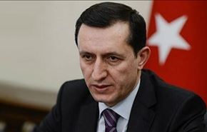 نائب رئيس الوزراء التركي ينتقد خصومه السياسيين