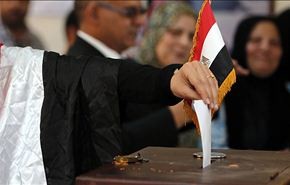 الناخبون المصريون يبدأون الاقتراع لانتخاب رئيس للبلاد