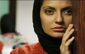 فنانة ايرانية تنال لقب افضل ممثلة بمهرجان اربيل