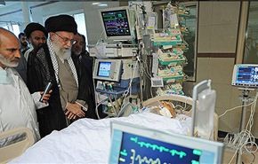 بالصور..قائد الثورة الاسلامية يعود آية الله مهدوي كني