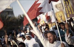 بحرینی‌ها برای لغو وضعیت فوق العاده تظاهرات می‌کنند