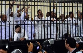 الحبس عاما لـ112 من أنصار مرسي وتأجيل محاكمة 14 قيادات اخوانية