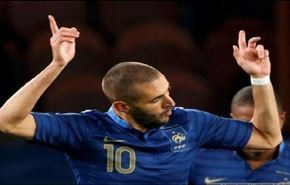 اللاعب الفرنسي بنزيمة: القرآن سر تألقي في المونديال+ فيديو