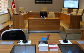 إصدار القرار باعتقال 5 متهمين بالتنصت على 