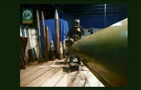 بالفيديو.. كتائب القسام تصنع صاروخا جديدا