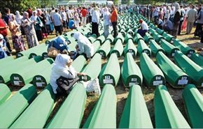 احياء الذكرى الـ19 لقتل نحو 8000 مسلم في سريبرينيتسا وسط اوروبا