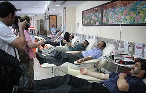 بالصور...سينمائيون ايران يتبرعون بالدم لضحايا غزة