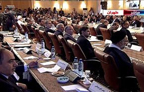 الرئيس روحاني: نعمل بتوجيهات قائد الثورة ونستمد قوتنا من الشعب