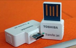 “توشيبا” تطرح تقنية TransferJet كبديل عن تقنيات نقل البيانات الأخرى