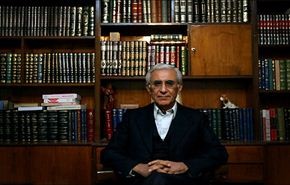 روحاني يعزي بوفاة أب علم الحقوق  في إيران أمير ناصر كاتوزيان