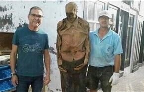 صورة مع جثة بشرية تتسبب بوقف عامل عن عمله