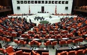 البرلمان التركي يجيز التدخل عسكريا ضد داعش في سوريا والعراق