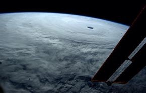 صورة لأكبر عواصف الكرة الأرضية من الفضاء