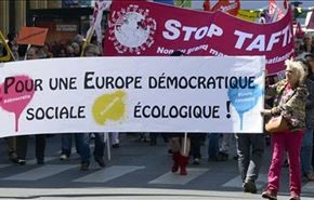 تظاهرات في أوروبا ضد اتفاقية التجارة الحرة مع امريكا