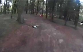 شاهد..تحطم طائرة بدون طيار عالية السرعة في الغابات