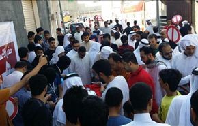 بالصور؛ الإقبال الجماهيري على مراكز الاستفتاء الشعبي بالبحرين
