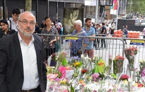 بالصور؛ سفارة ايران باستراليا تضع الورد مكان نصب الضحايا