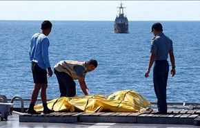انتشال 6 جثث جديدة من ضحايا الطائرة الماليزية المنكوبة