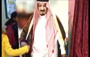 شاهد.. هكذا يبايع اطفال السعودية الملك الجديد