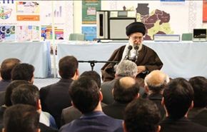 قائد الثورة يدعو لتسريع عجلة التقدم العلمي في ايران