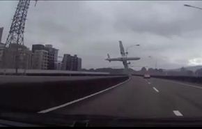 بالفيديو: ارتفاع حصيلة حادث سقوط الطائرة التايوانية