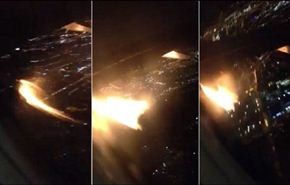 طائرة يحترق محركها بمشهد ارعب الركاب+فيديو