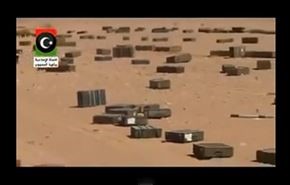بالفيديو؛ كمية هائلة من الذخائر ملقاة عبر الطائرات على حدود ليبيا ومصر