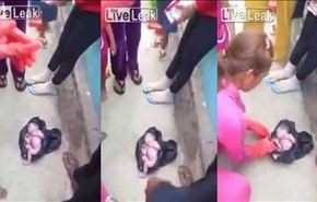 فيديو... إنقاذ طفل حديث الولادة من مقلب القمامة