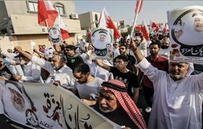تشييع شهيد قضى باستنشاقِ غازات سامة لقوات البحرين+صور