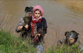 اعتقال فتاة واصابة عشرات الفلسطينيين خلال مواجهات