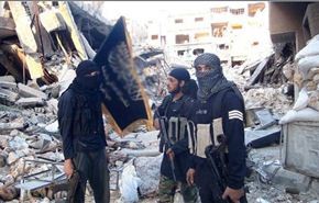 مخيم اليرموك بقبضة داعش وأنصاره يحتفون بقطع الرؤوس